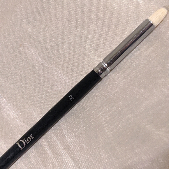 Dior Makeup Christian Dior Backstage Small Precision Eye Or Concealer Blending Brush 22